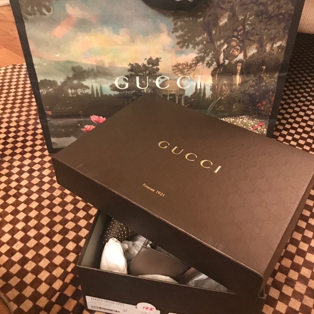 GUCCI Gold Meta Studded Leather T-Strap Pumps!!